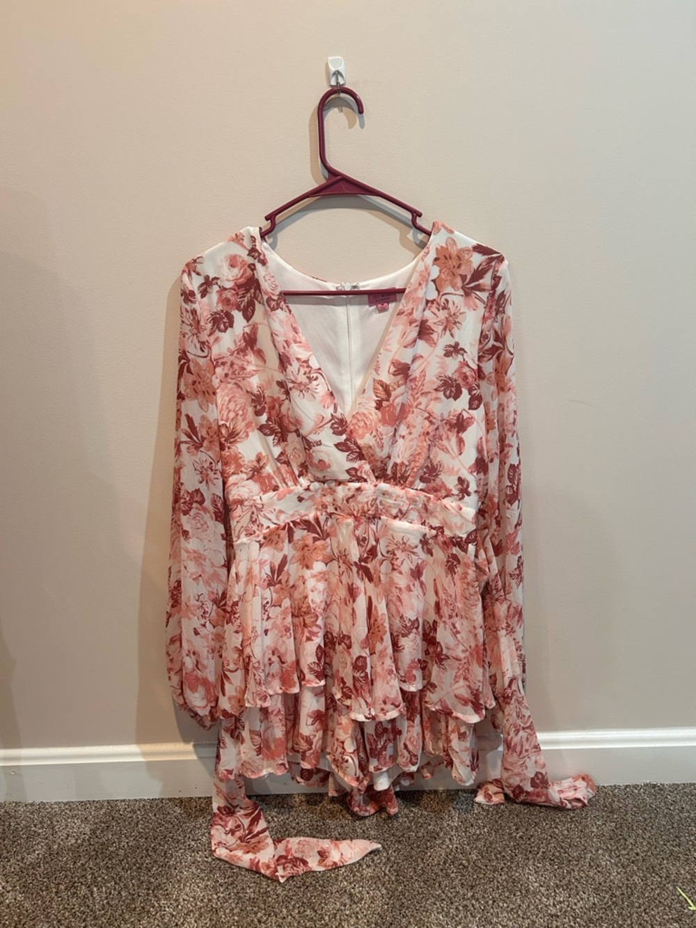 Francesca's Collections Pink Floral Long-Sleeve Romper